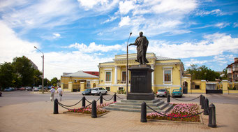 памятник александру первому в Таганроге