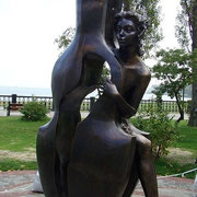 Девушка с конрабасом Таганрог